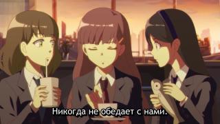 Она даже не постит МЕМЫ 