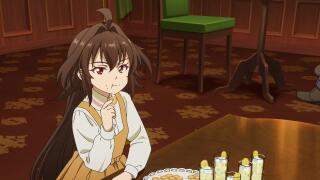 Сверля взглядом, поедая печенье (гифка)