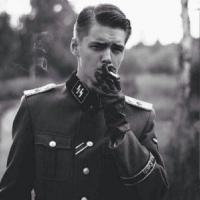 Август Лис